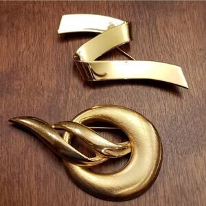 VINTAGE GOLD Plated Ribbon Pin by Monet and modernist gold toned circular brooch